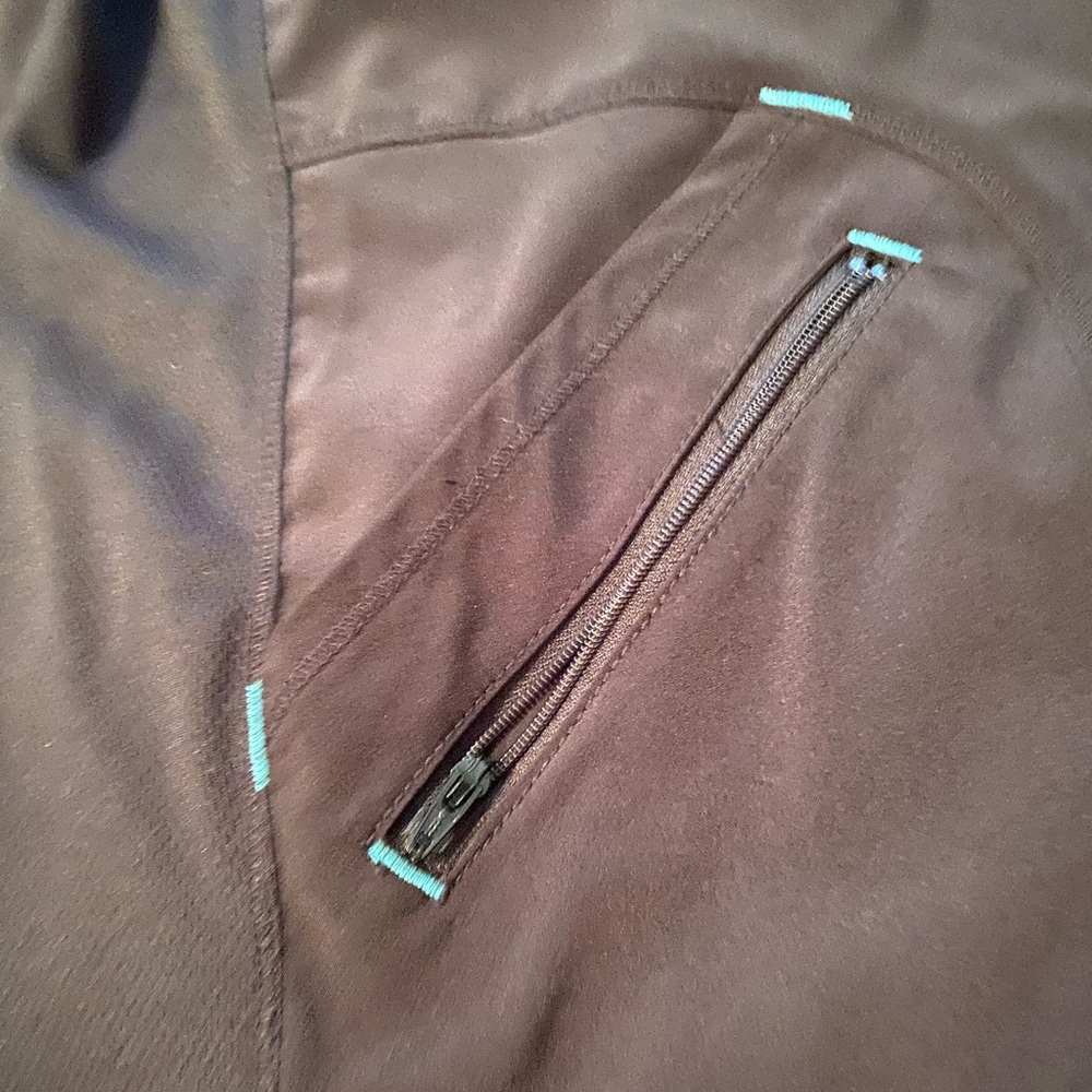 Black scrubs with teal accent. Small ankle split lots of pockets. - Picture 3 of 6